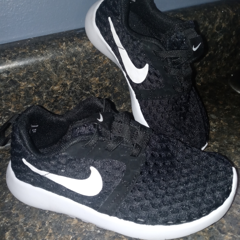 Nike kids sz8